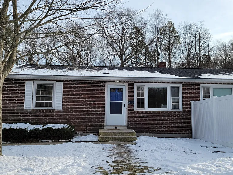 38 Cobb Dr — Photo 6