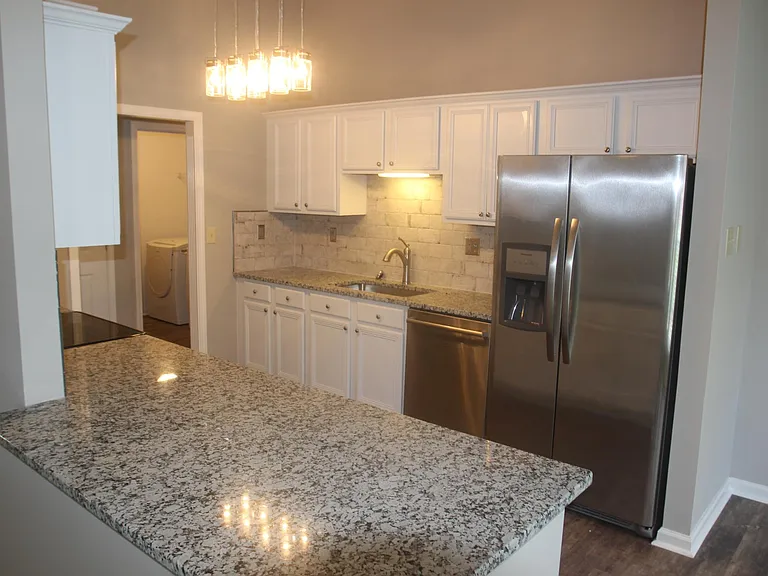 436 Skyview Ln — Photo 5
