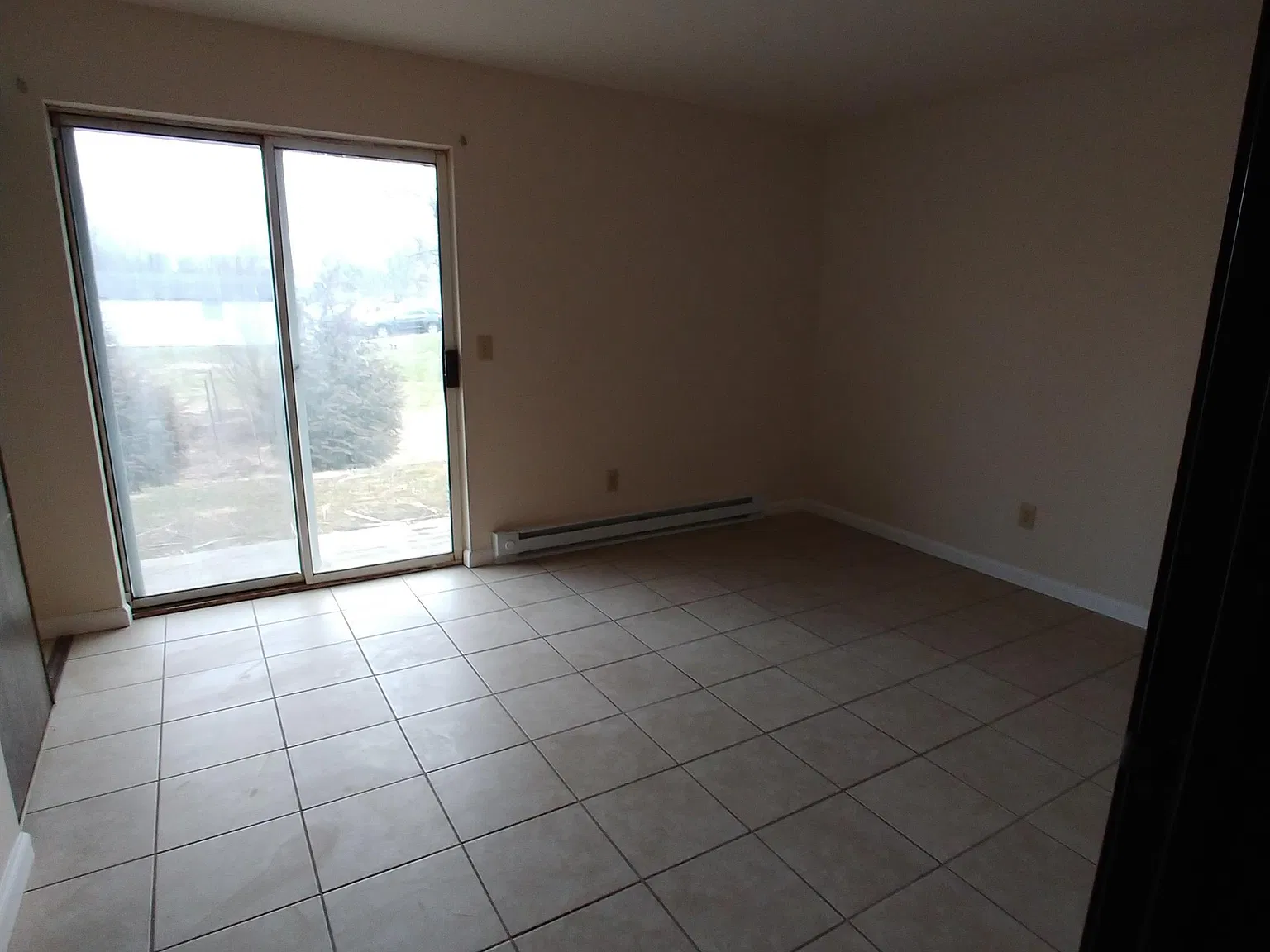 698 Posey Hill St — Photo 2