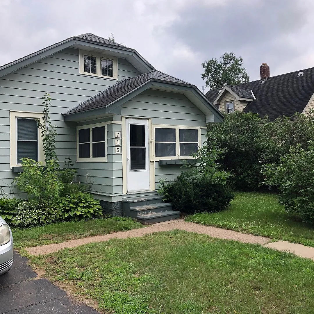 715 Churchill St — Photo 1