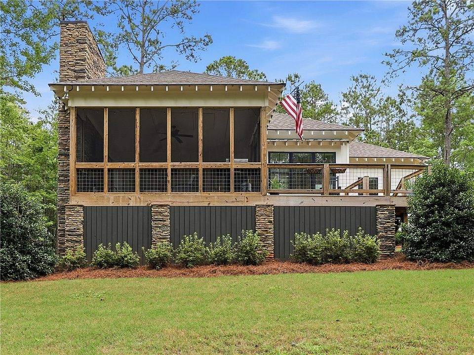 1st image of 18 Hart Ln