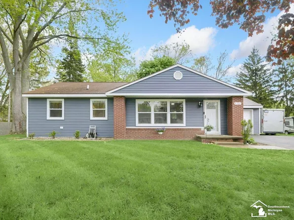 9106 Pheasant Dr, Temperance, MI 48182