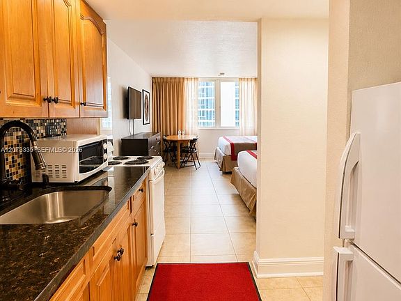 3rd image of 19201 Collins Ave #828