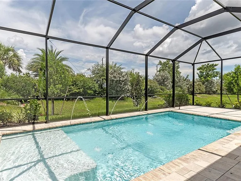 14586 Tropical Dr — Photo 1