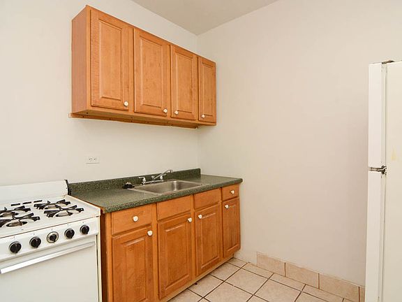 2nd image of 4851 N Damen Ave #D402