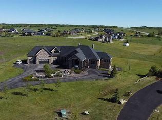 124 Grizzly Rise, Rocky View County, AB T4C0B5