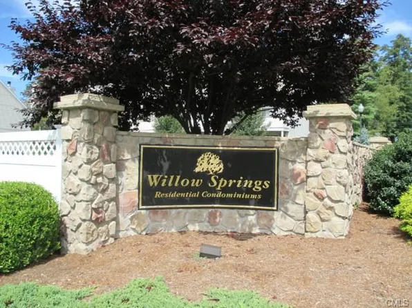 86 Willow Spgs, New Milford, CT 06776