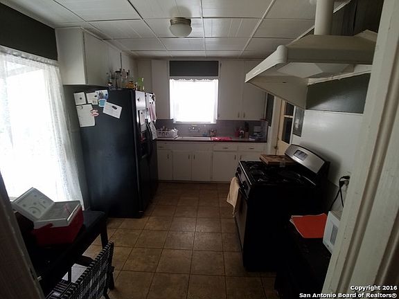 5th image of 1218 El Monte Blvd