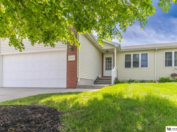 2085 Colorado Dr, Lincoln, NE 68521
