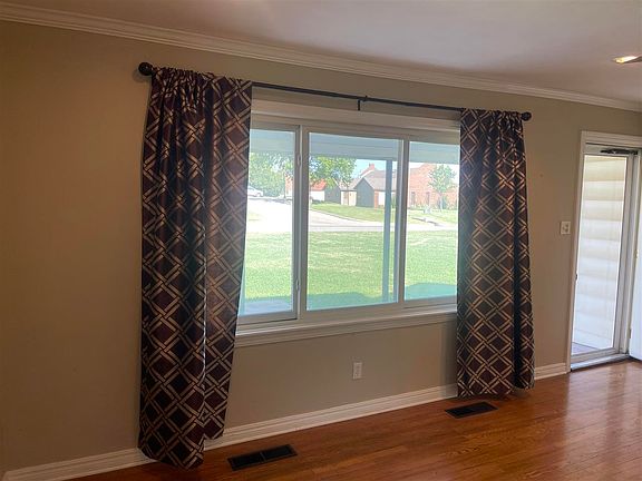 4th image of 428 Fairview Ave