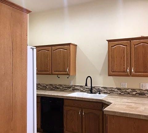 Powerful Ceiling Fan in Vaulted Ceiling.