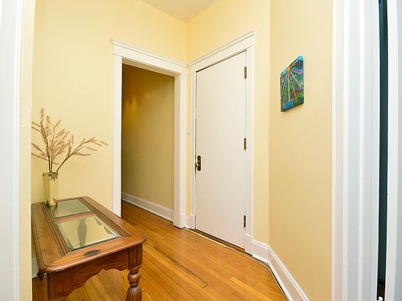 2nd image of 4523 N Dover St #3N