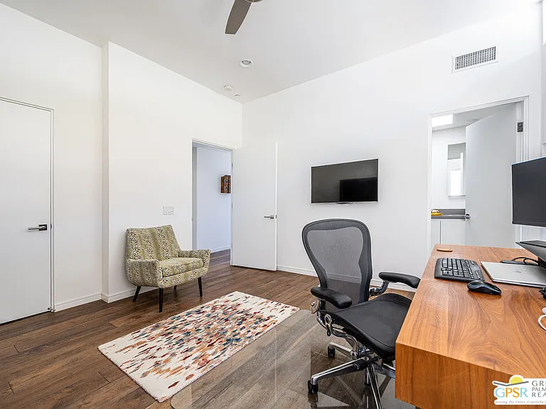 1009 Iris Ln — Photo 19