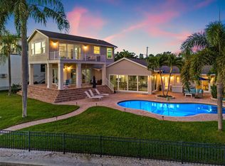 750 Placido Way NE, Saint Petersburg, FL 33704