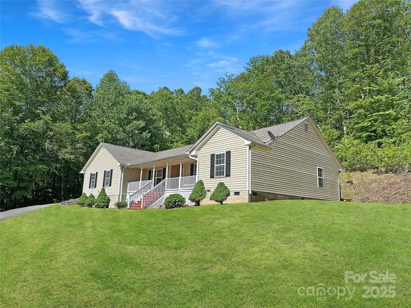 207 Lakeview Dr, Marion, NC 28752