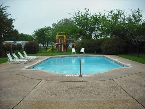 1st image of 381 Meadow View Dr