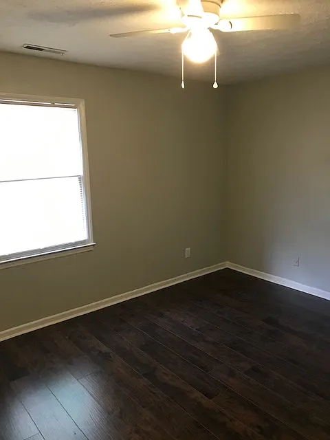 2 bed, 1.5 bath, 1100 sqft, $950 — Photo 1