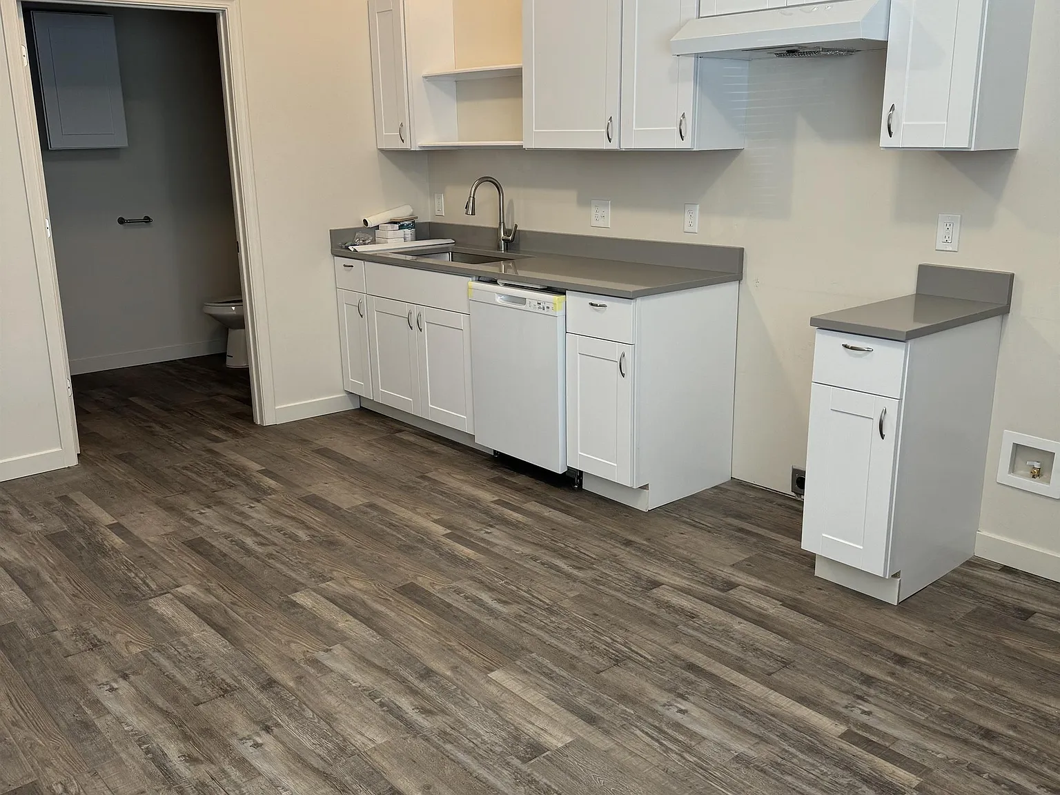 309 East Grove Avenue - a — Photo 2
