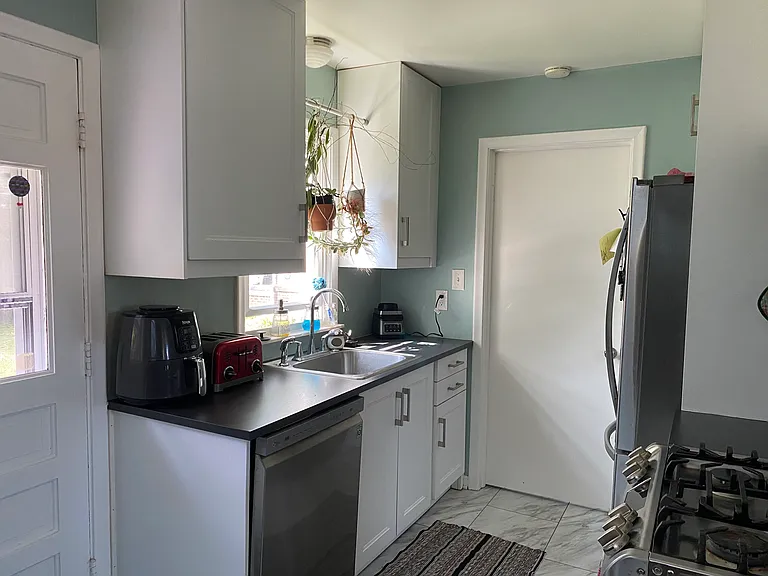 528 E Cambourne St — Photo 14