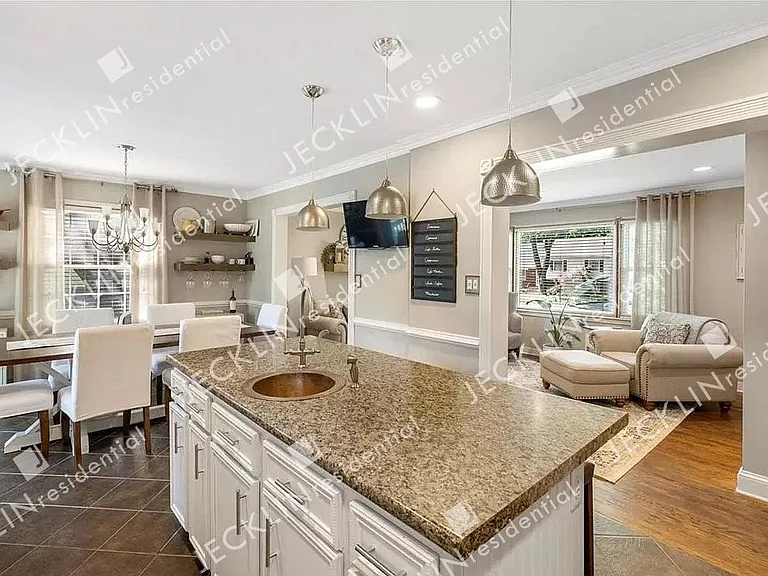 8410 Freestone Ave — Photo 4