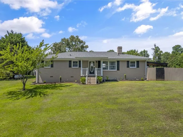 701 Durham Brown Rd, Seneca, SC 29678
