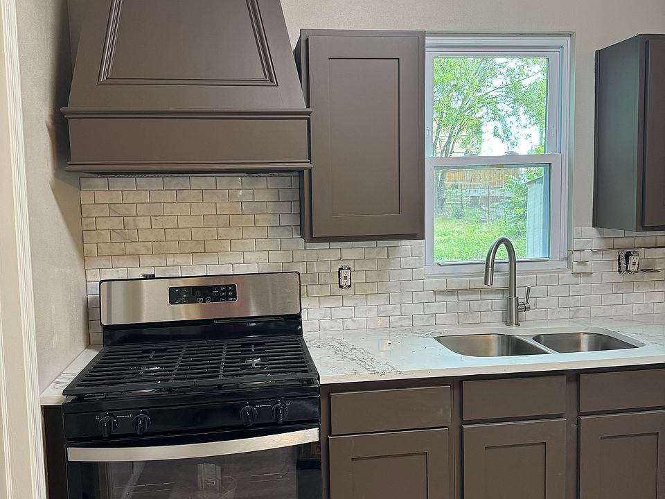 1st image of 1020 E McKinley Ave