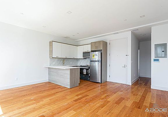 2nd image of 376 Hawthorne St #4