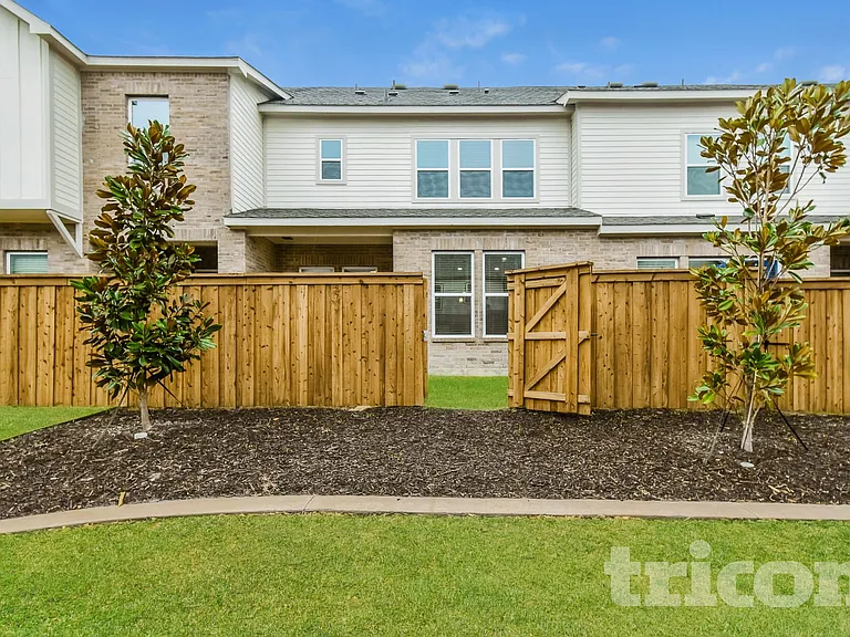 5464 Sandstone Dr — Photo 15