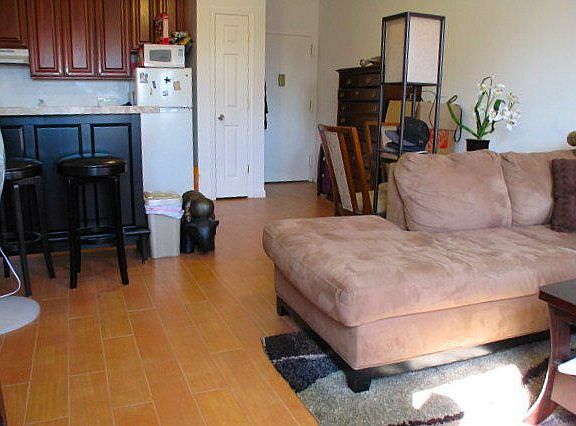 5th image of 2538 38th St APT 2F