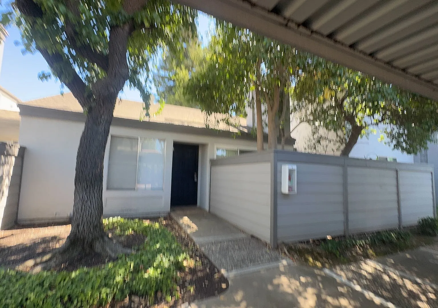 Charming 1 Bedroom, 1 Bathroom Condo for Rent! — Photo 1
