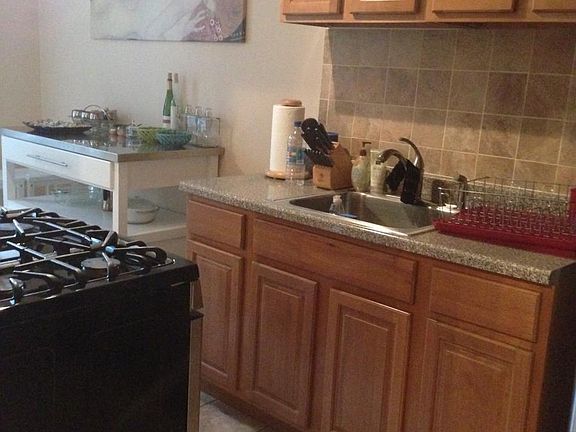 Kitchen 1 (Eat-in)