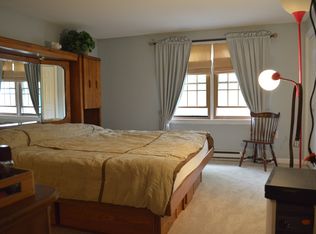 10 Countryside Ln #5, Middletown, CT 06457