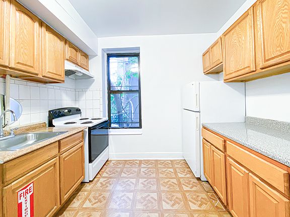 4th image of 1993 Lexington Ave #3