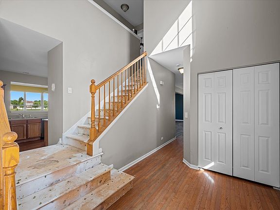 3rd image of 320 Hampstead Dr