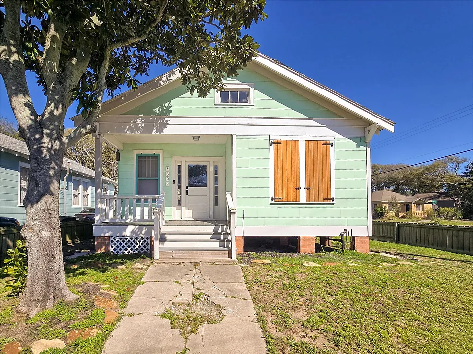 4302 Avenue Q 1/2