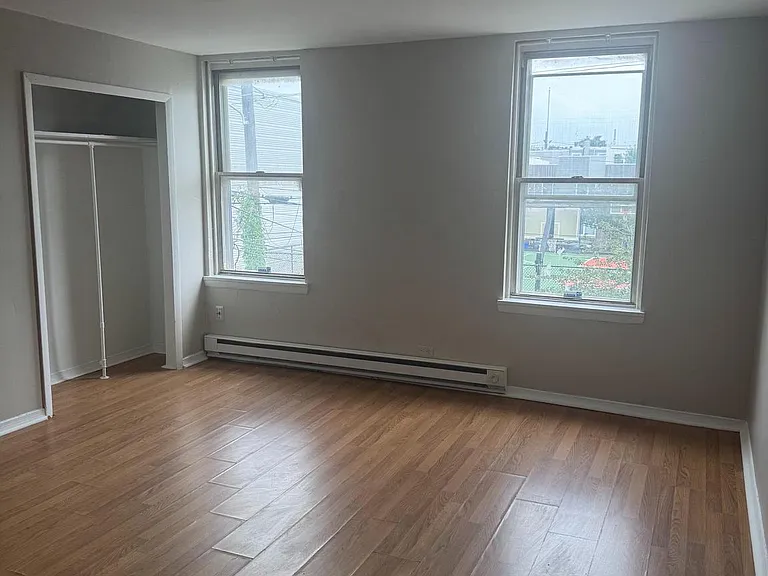 2037 N 8th St #2F — Photo 6