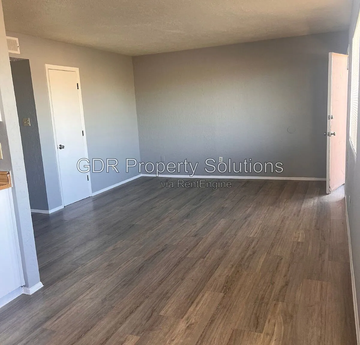 2 bed, 1.0 bath, $820 — Photo 4