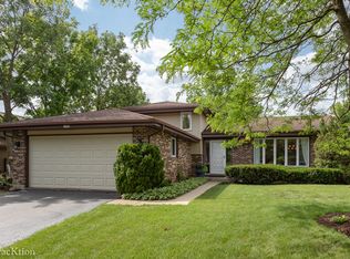 1707 Concord Dr, Downers Grove, IL 60516