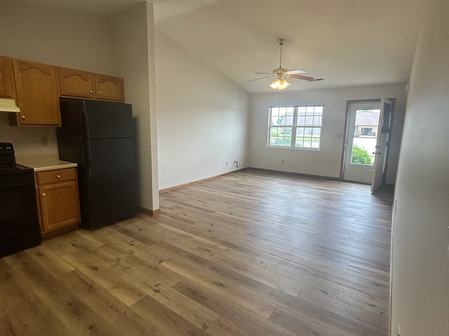 2714 Fairmont Ct — Photo 4
