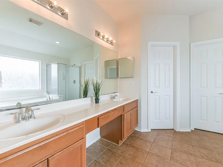 5418 Lilac Grove Ln — Photo 12