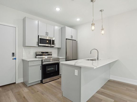 2nd image of 401 E Walnut Ln #504