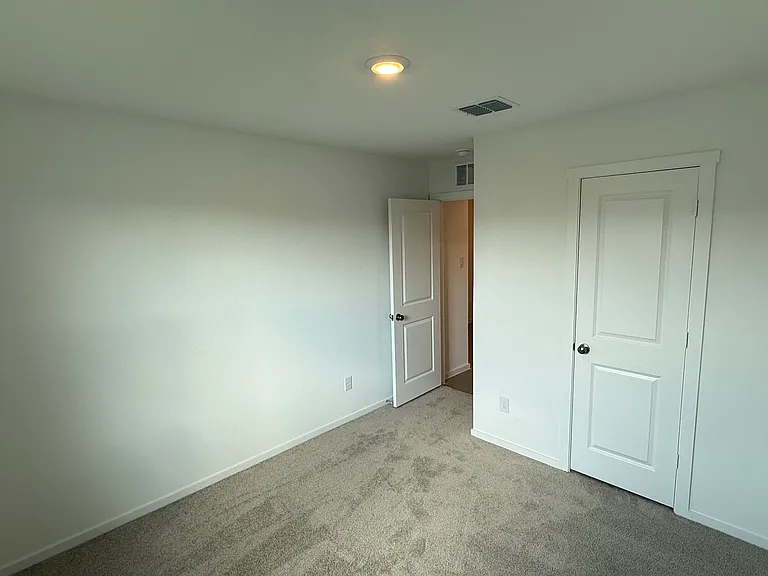10021 Southwest Dr — Photo 3