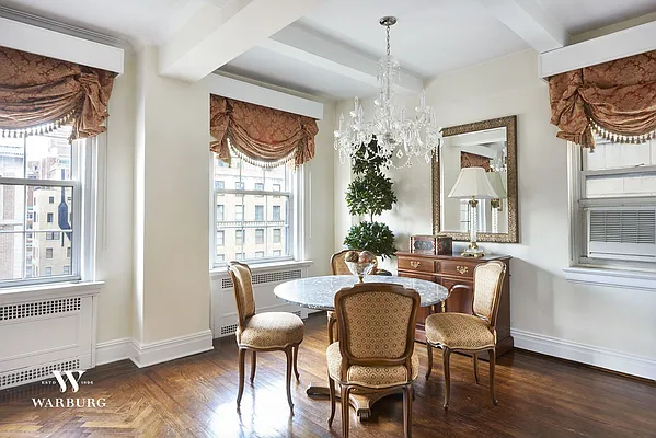 Sold by Warburg | media 11