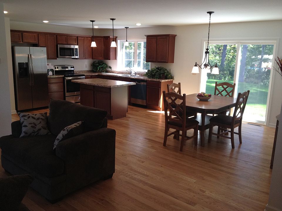 1st image of 8 Ella Dr