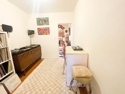 Rented by Ulas Real Estates Inc | media 4