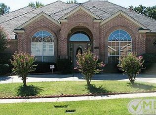 713 Evergreen Dr, Hurst, TX 76054