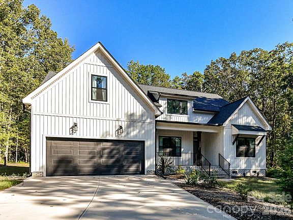 3rd image of 1115 Zeb Helms Rd