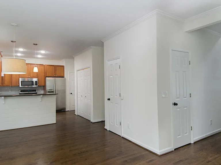 400 Olmsted Park Pl — Photo 10