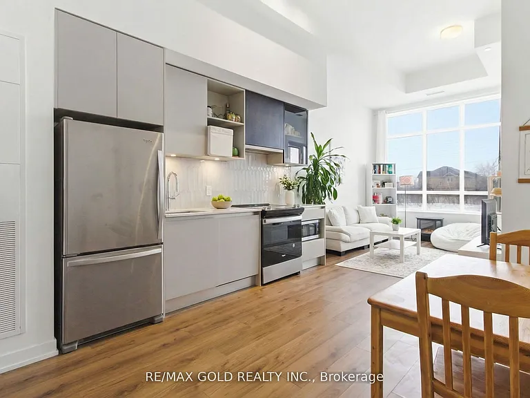 395 Dundas St W #117 — Photo 2
