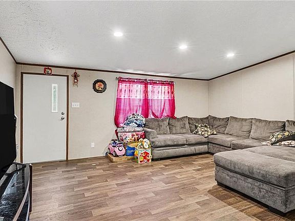 3rd image of 380 Avenue J